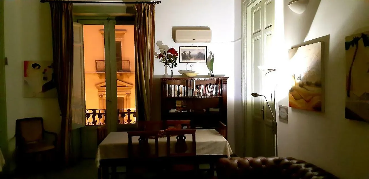 ***  Cavour Il Conte Camillo Bed & Breakfast Palermo İtalya